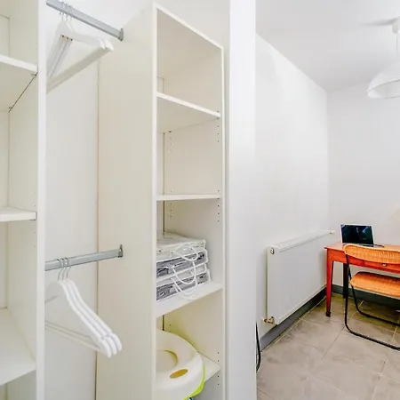 شقة 2 Bedroom Lovely In *