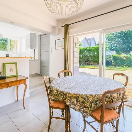 2 Bedroom Lovely In *