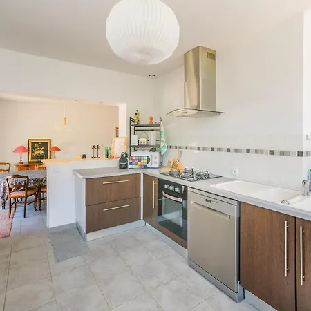 2 Bedroom Lovely In شقة